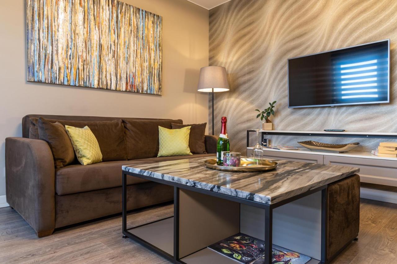 Deluxe Apartment Mit Tiefgarage In Naehe Messe-Bmw-Porsche-Dhl-Flughafen-Flugzeugwerk Der Deutsche Aircraft ไลป์ซิก ภายนอก รูปภาพ